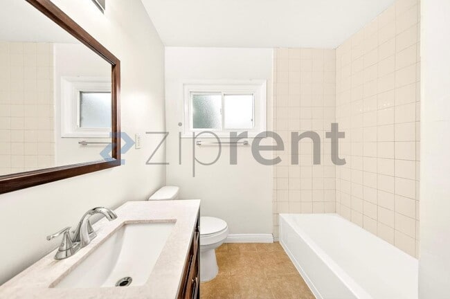 Building Photo - 1200 E Elgenia Ave