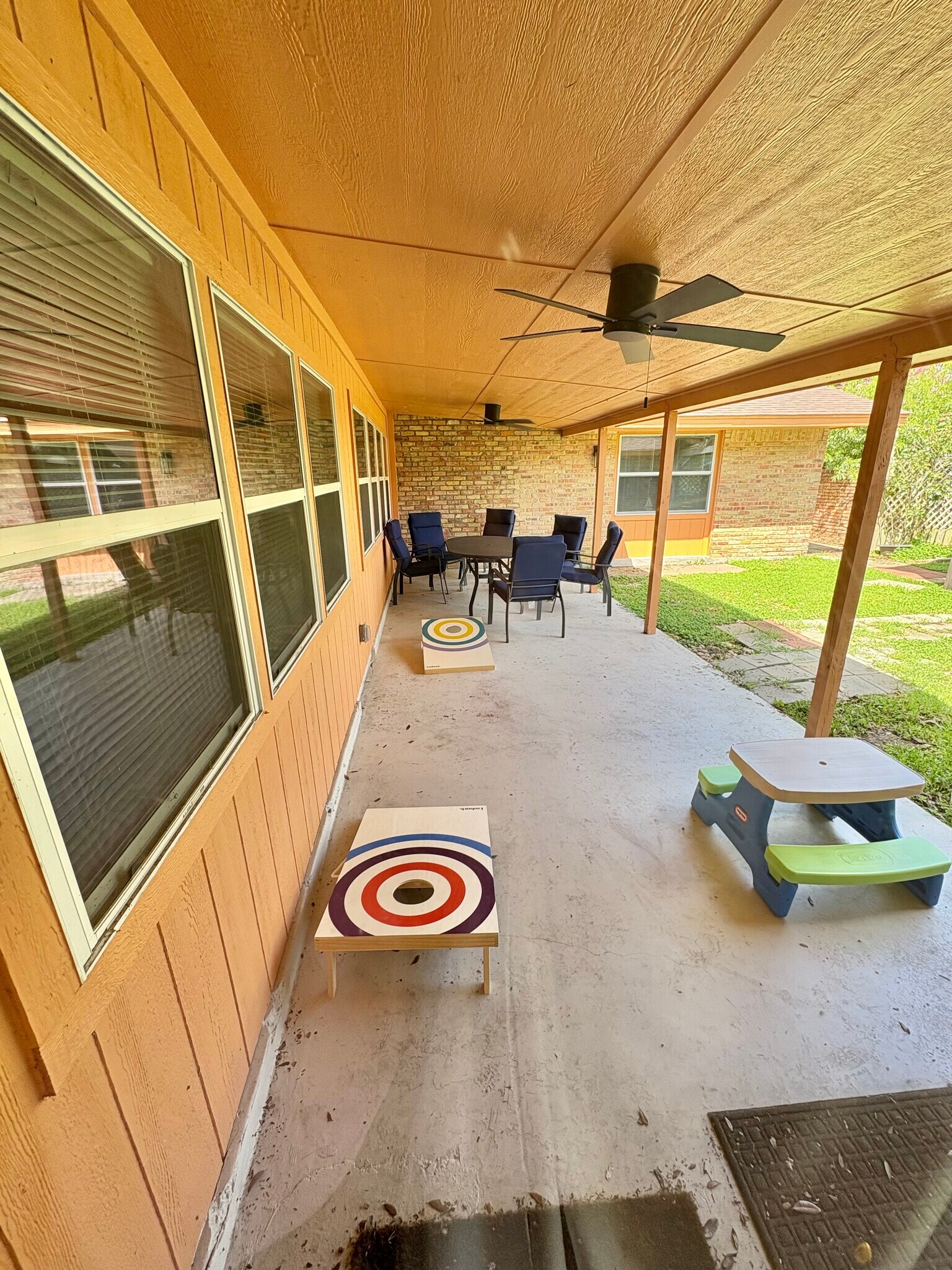 Building Photo - 1315 Reseda Dr