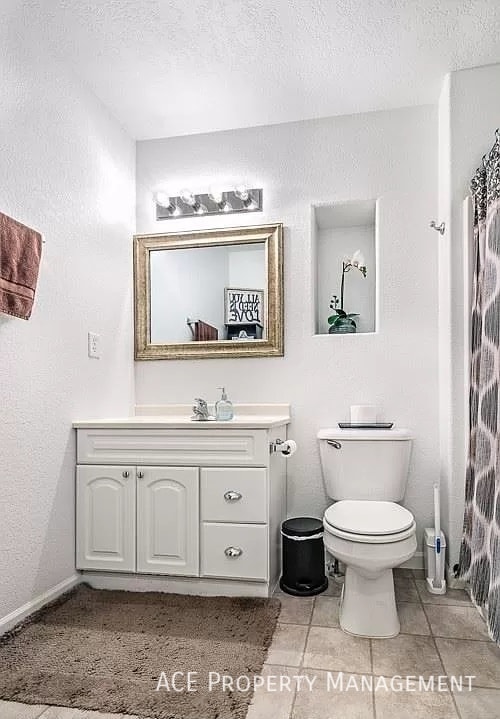 Building Photo - 112 Viking Dr