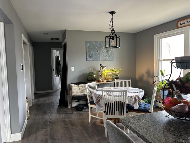 Building Photo - 10 Dwight Ave