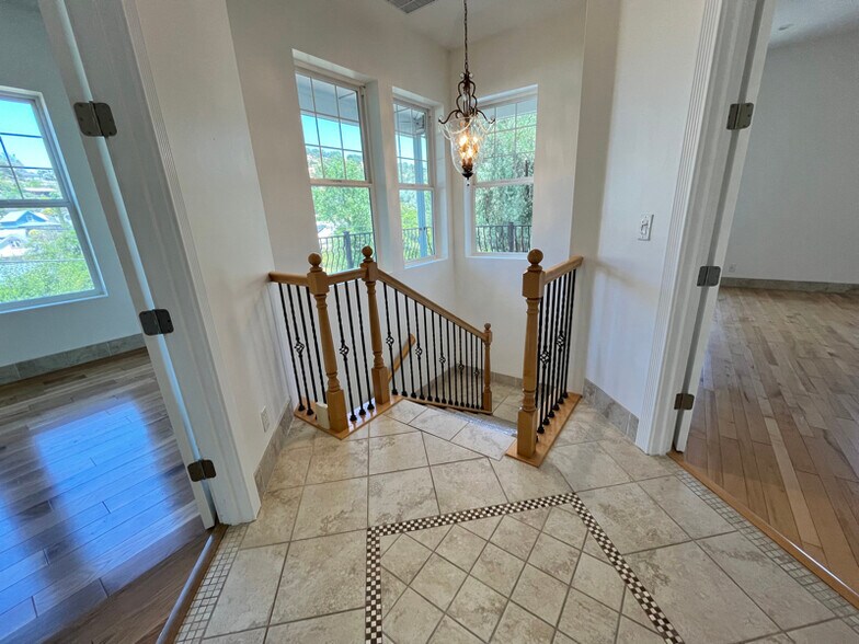 Building Photo - 14385 Gods Hill