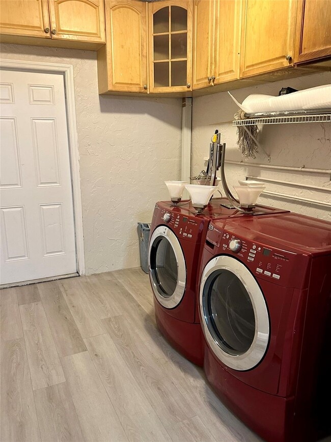 Building Photo - 7907 SW 3rd St