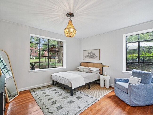 The Kingsley - Cameron Court Apartments