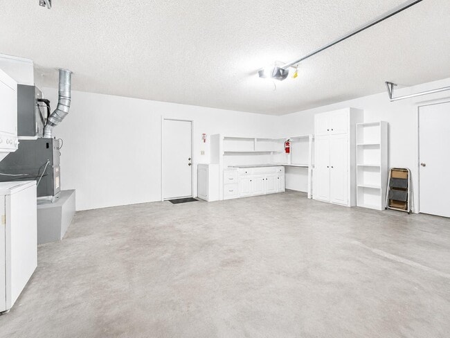 Building Photo - 70341 Chappel Rd