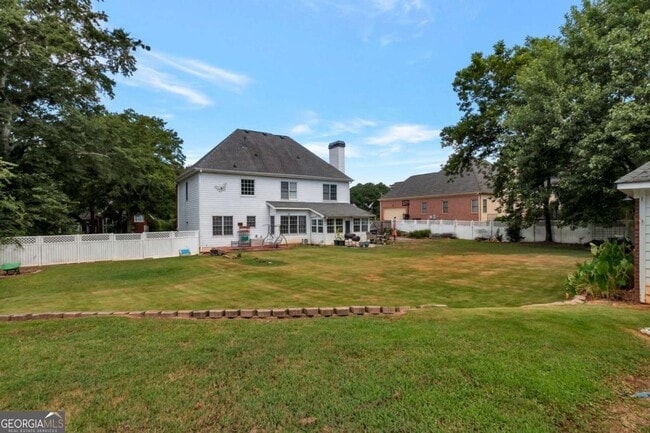 Building Photo - 4000 Hogans Mill Ln