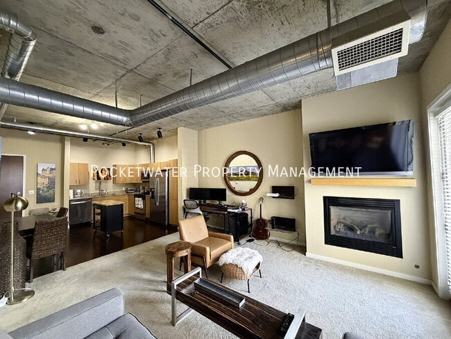 Building Photo - 3601 Arapahoe Ave