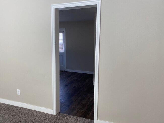 Building Photo - Completely Remodeled 4 Bed Home