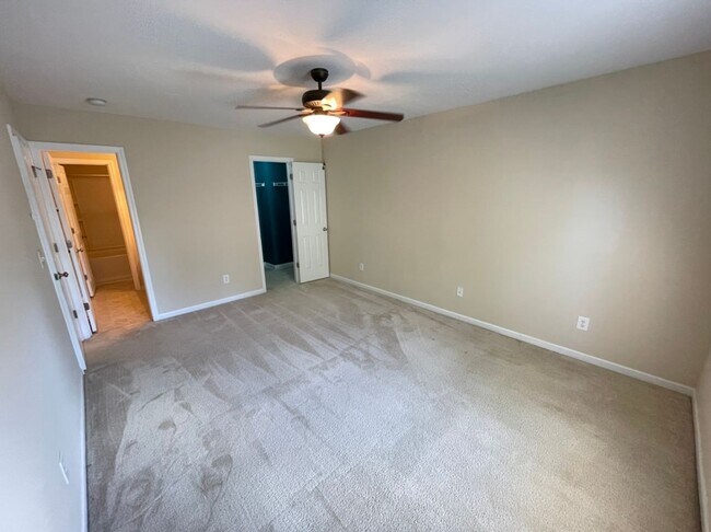 Building Photo - 107 Fanwood Ct