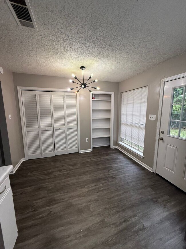 Building Photo - 8155 Starwood Ct