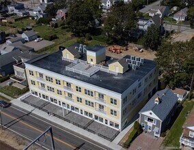 Building Photo - 185 Main St
