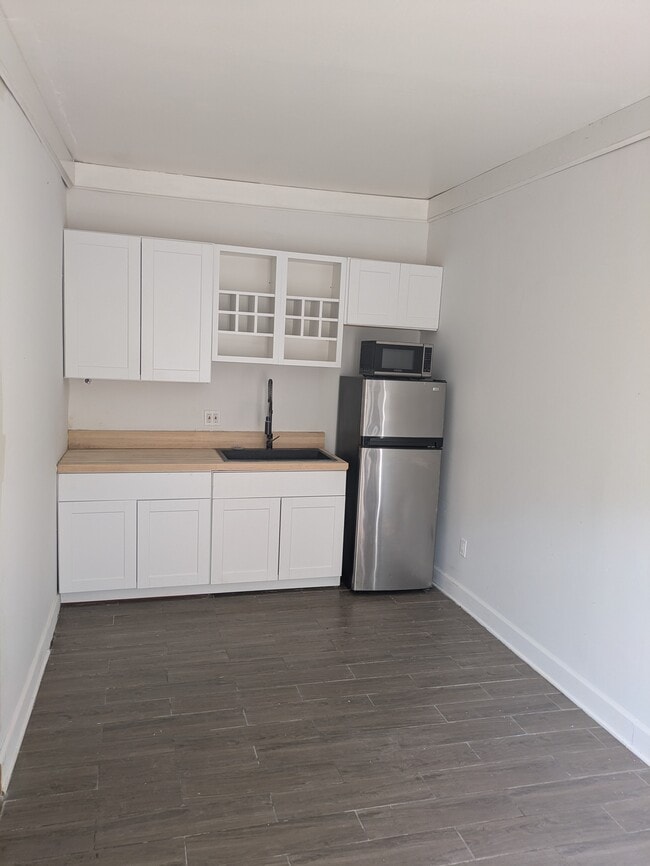 Building Photo - 6267 Commodore Sloat Dr