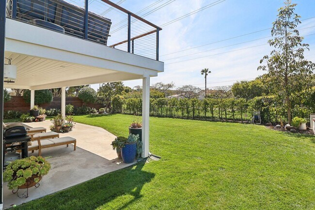 Building Photo - 7249 Mimosa Dr
