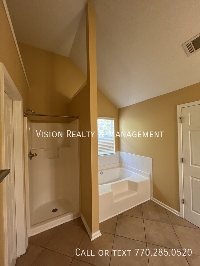 Building Photo - 4694 Glider Cir