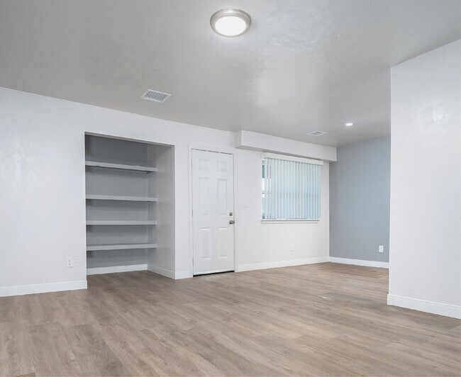 Building Photo - * $300 Off April and May Rent * Beautiful 1 bedroom apartment *