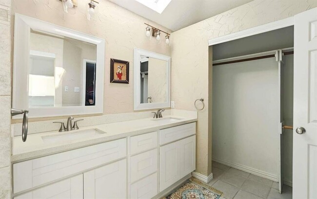 Building Photo - 3834 Carya Cir