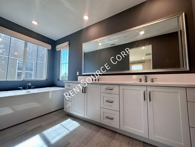 Building Photo - 27124 Observation Ct
