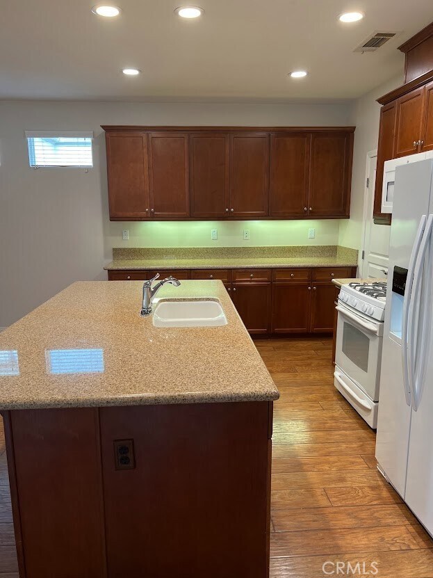 Building Photo - 126 Cascade Creek