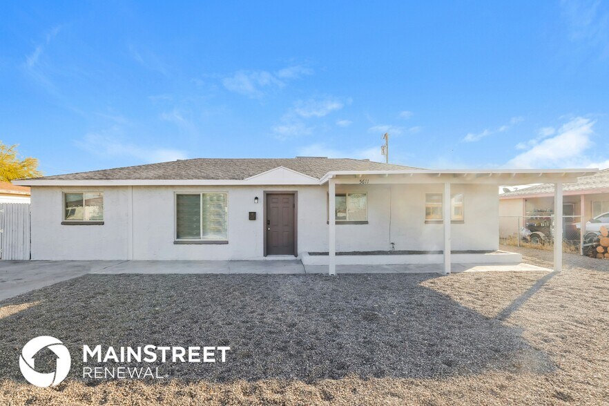 Primary Photo - 5611 N 32nd Dr