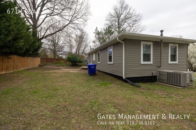 Building Photo - 671 Cedar St