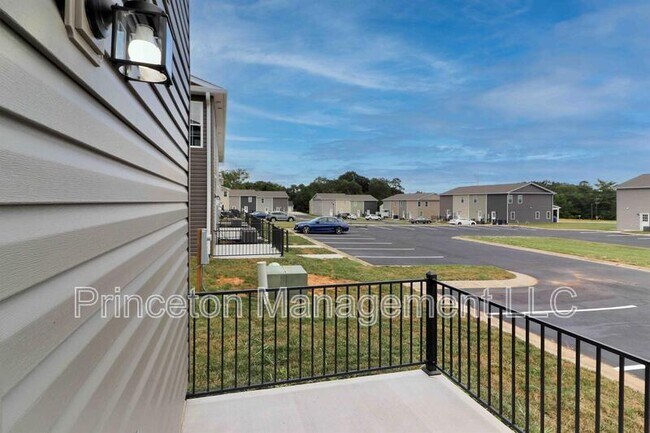 Building Photo - 3967 Newhall Dr NW