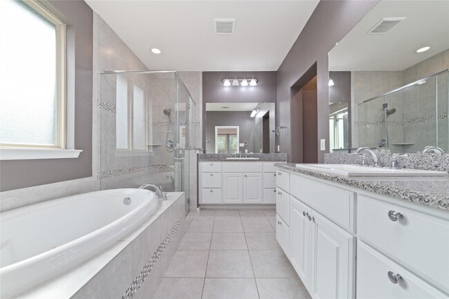 Building Photo - 10903 Kennowy Ct
