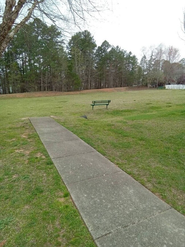 Building Photo - Great Home Close To Historical Downtown Matthews!