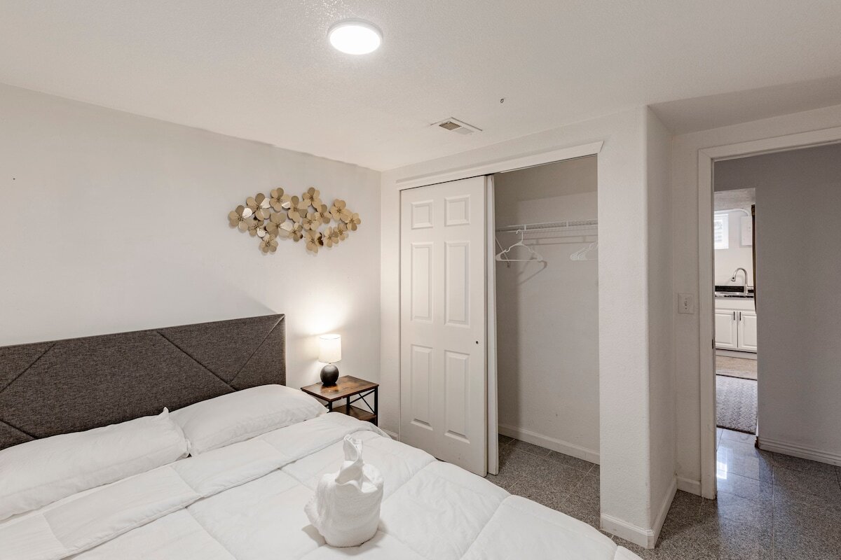 Building Photo - 6129 Wolff St