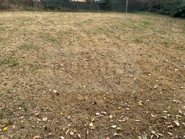 Building Photo - 2 Bd / 1 Ba -107 S Arlington Ave, Independence Rent $925- DUPLEX with garage