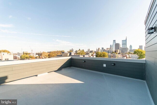 Building Photo - 814 N Uber St