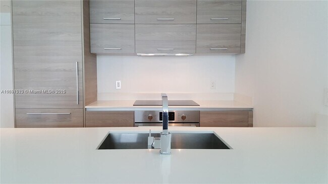 Building Photo - 1300 S Miami Ave