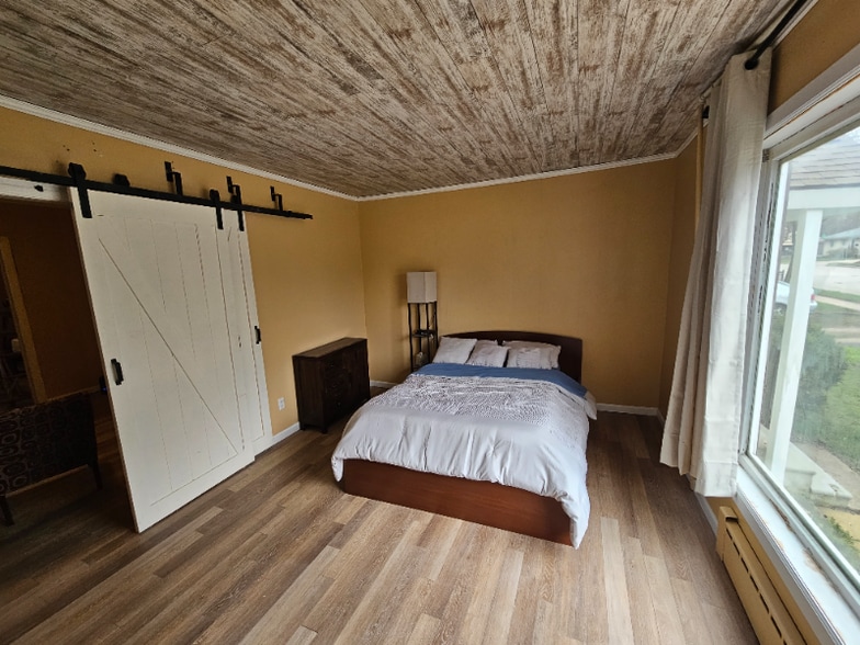 Building Photo - 513 13th Ave SE