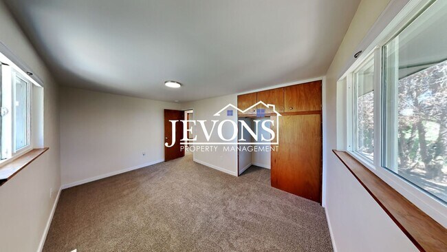 Building Photo - Water and sewer included! Comfortable 3-be...