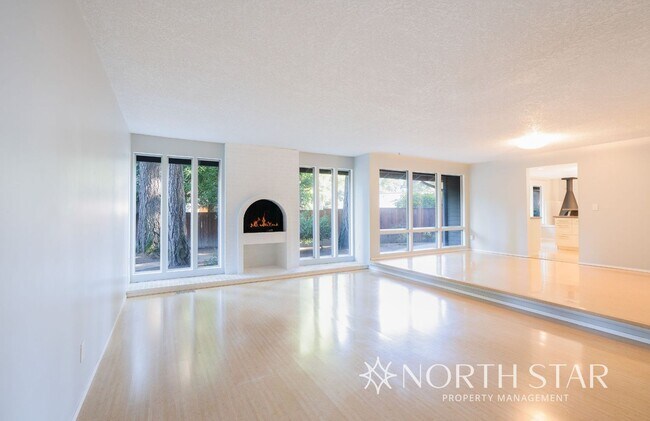 Building Photo - Charming One Level Home In The Four Seasons Neighborhood