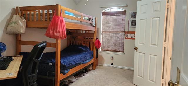 Building Photo - 809 Forest Hollow Dr