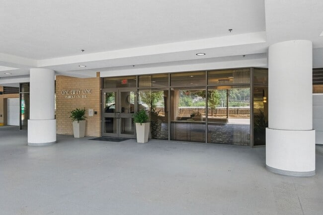 Building Photo - Welcome to Downtown Living with a view