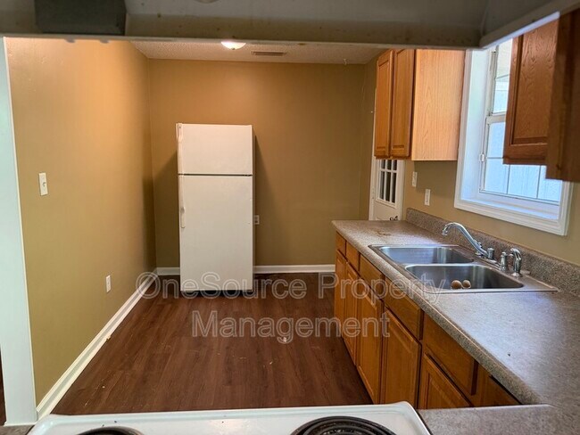 Building Photo - 522 Charlie Harris Loop