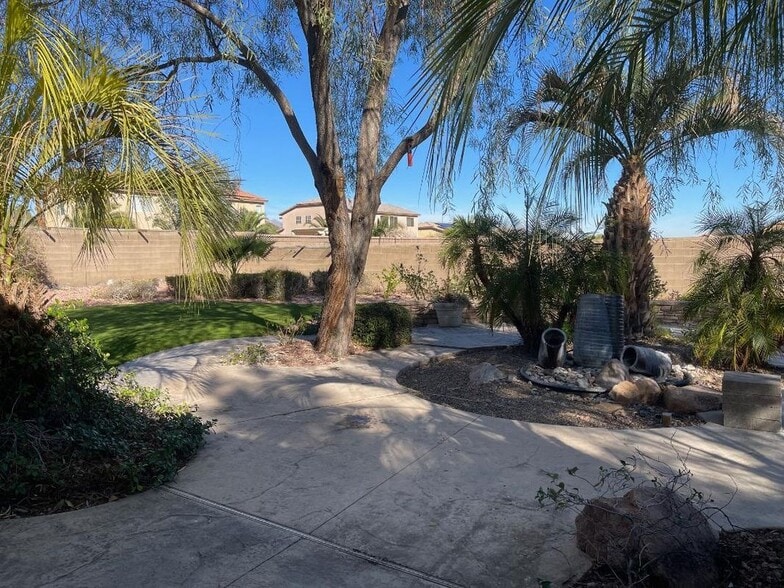 Building Photo - 7392 Shady Breeze Ct