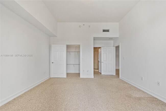 Building Photo - 3001 NE 185th St