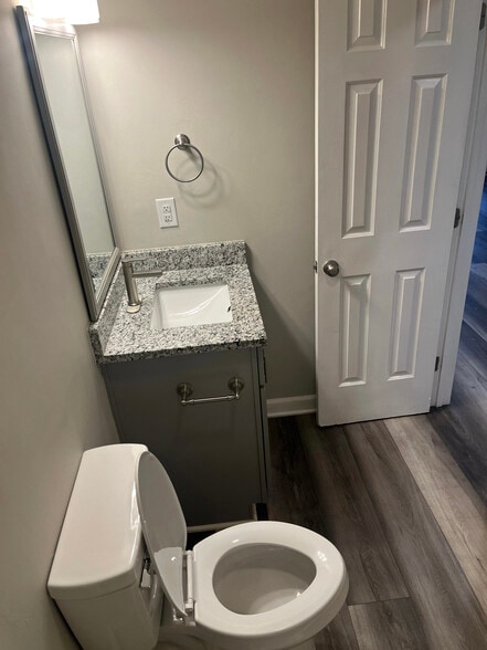 Building Photo - 581 Starlight Dr