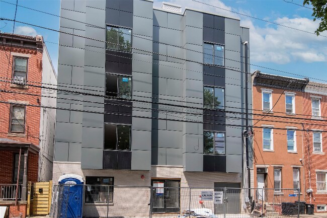Building Photo - 890-892 N 42nd St