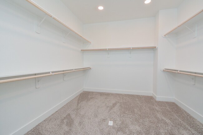 Building Photo - 16559 Oasis Glade Dr