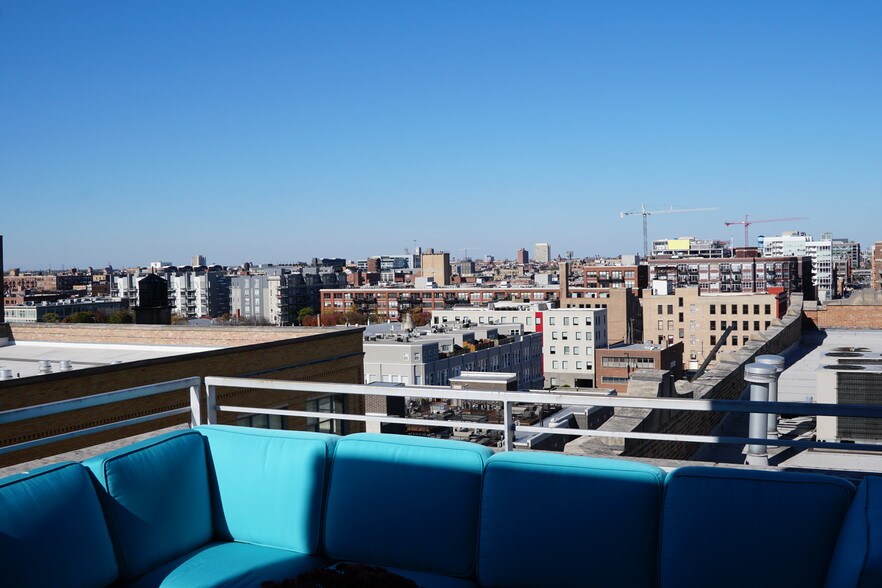 Outdoor Terrace - View - 933 W Van Buren St
