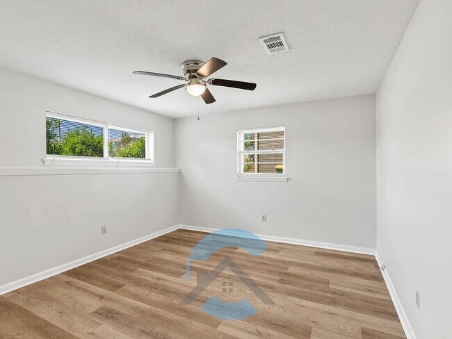 Building Photo - 22 Pleasant Cove