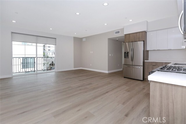 Building Photo - 10218 Fernglen Ave