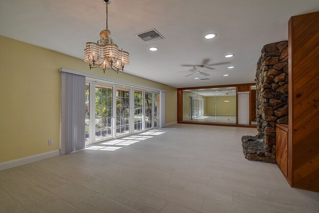 Building Photo - 1247 Monticello Blvd N