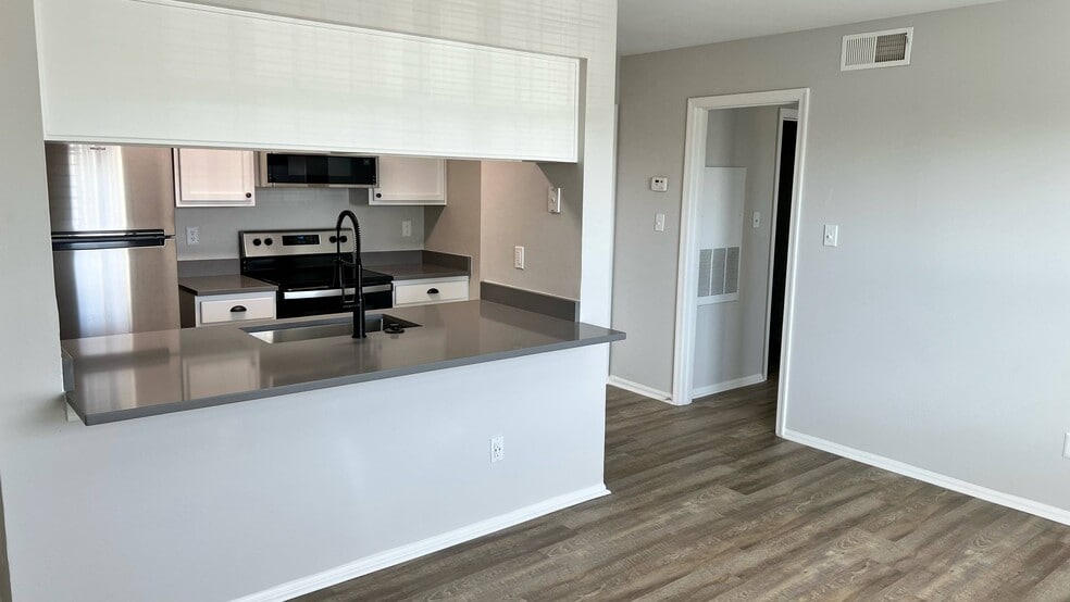 Building Photo - Avana Fieldstone