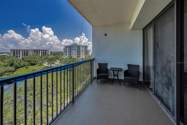 Building Photo - 8 Belleview Blvd