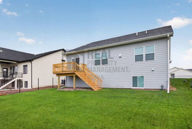 Building Photo - 8914 Hickory Dr