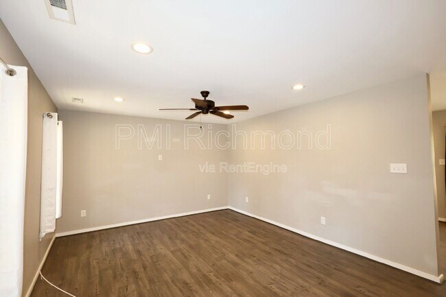 Building Photo - 4500 Sunfield Pl