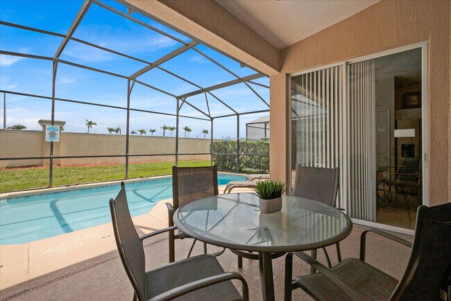 Building Photo - 8190 Fan Palm Way